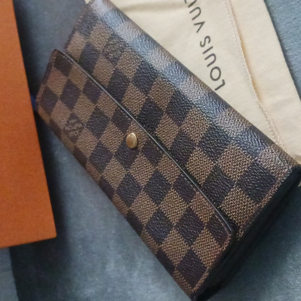 Louis Vuitton Sarah Damier Ebene Wallet - Picture 4 of 15